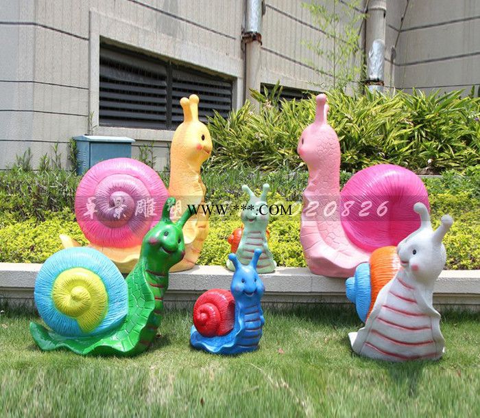 粉色卡通蜗牛雕塑  公园卡通动物