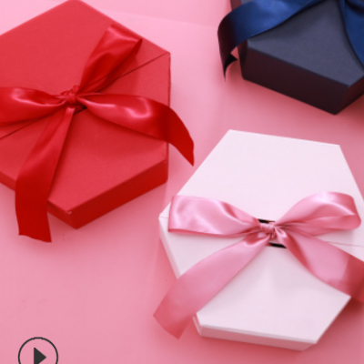 现货六角形伴手礼品盒包装盒暖宫带 网红纸盒生日礼盒ins风礼盒