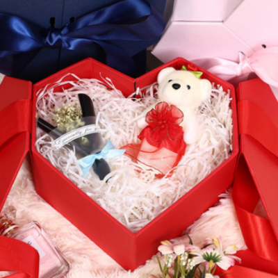 圣诞节情人节礼盒心形礼物盒 新款爱心生日礼品盒ins口红包装盒
