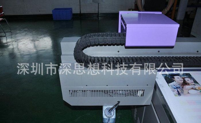 上海万能UV平板打印机广告牌打印机 KT板喷绘 手机壳充电宝