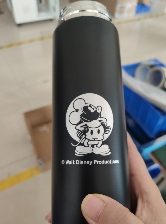 Cheap raycus jpt 30W 50 watts fiber laser custom tumbler coffee cups logo engraving printing machine / 3