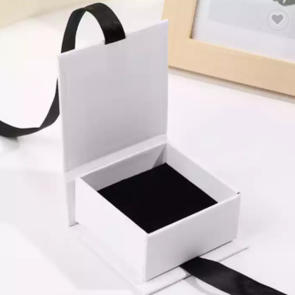 Wholesale Recyclable ribbon jewelry box low moq 50pcs readystock cardboard gift paper box with fosm / 2