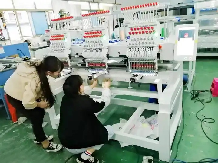 Multifunctional Industrial Flat Hat T-shirt logo name embroidery machines Desktop computerized cap e / 2