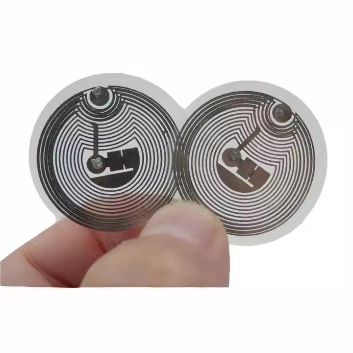 Promotional Factory Stock RFID NFC Tag 13.56MHz HF 1K T5577 Ntag215 Waterproof Mini PVC RFID Label S / 3